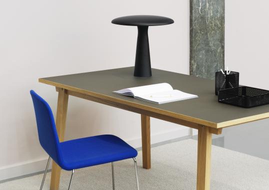 Стол от фабрики Normann Copenhagen модель 6030 Slice Linoleum Table