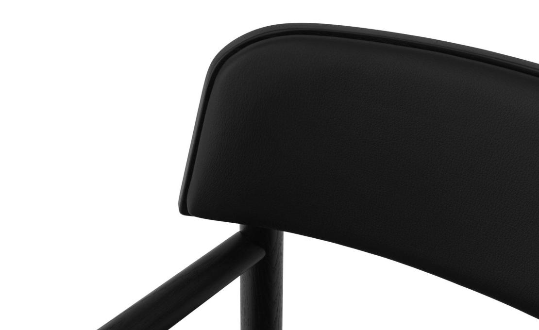 Кресло от фабрики Normann Copenhagen модель Timb Lounge Arm-140190