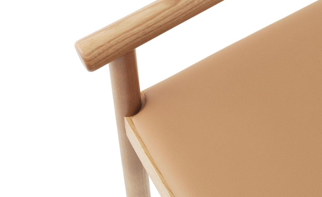 Кресло от фабрики Normann Copenhagen модель Timb Lounge Arm-140190