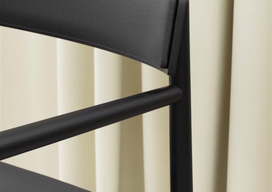 Кресло от фабрики Normann Copenhagen модель 140162 Timb Upholstery Arm