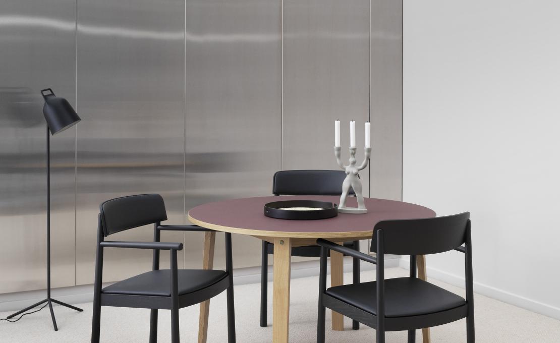 Кресло от фабрики Normann Copenhagen модель 140162 Timb Upholstery Arm