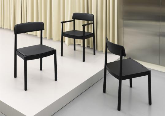 Кресло от фабрики Normann Copenhagen модель 140162 Timb Upholstery Arm