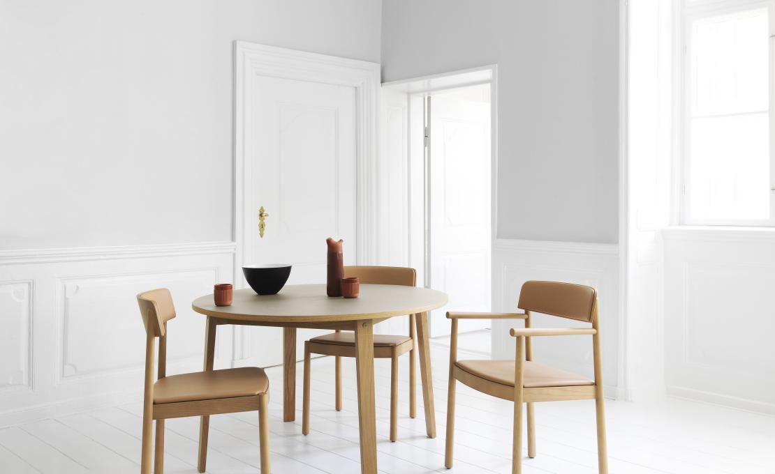 Кресло от фабрики Normann Copenhagen модель 140162 Timb Upholstery Arm