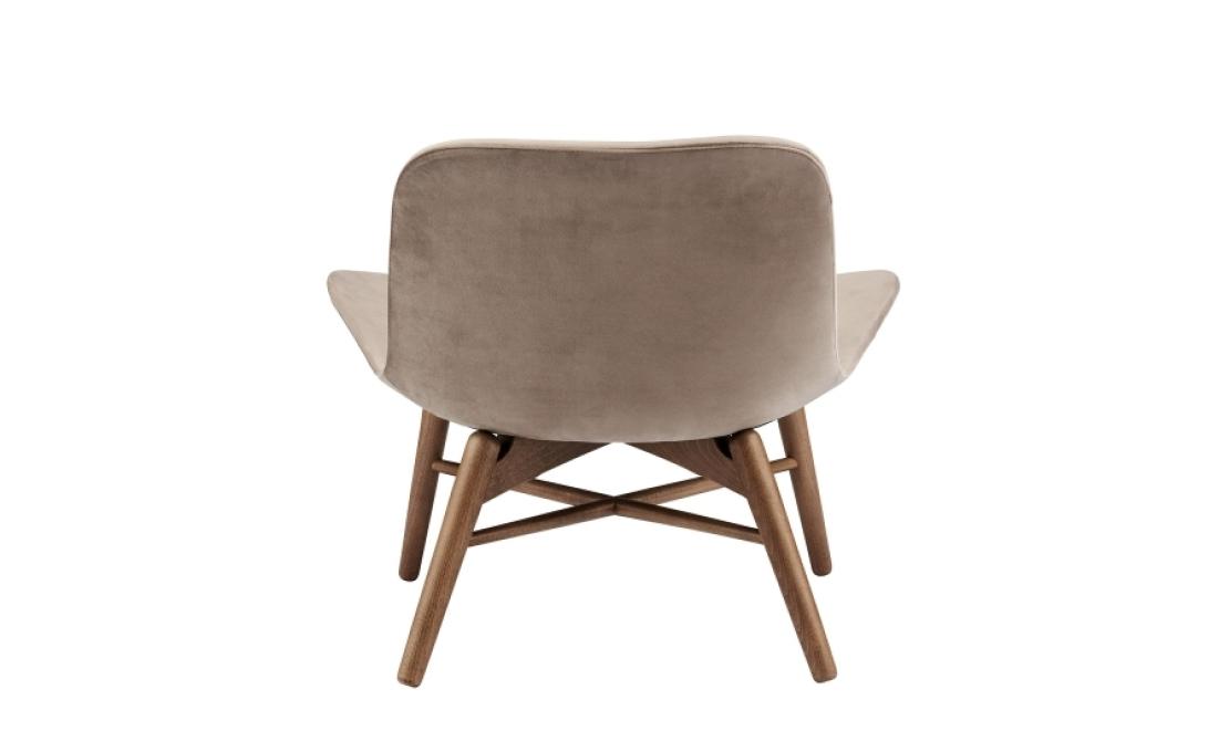 Кресло от фабрики Norr11 модель Langue Original Lounge Arm