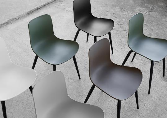 Стул от фабрики Norr11 модель Langue Avantgarde 