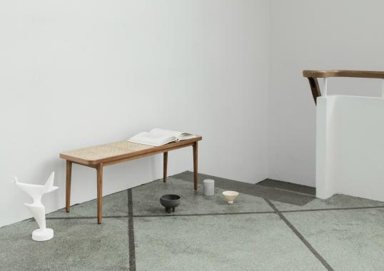 Банкетка от фабрики Norr11 модель Le Roi Bench 