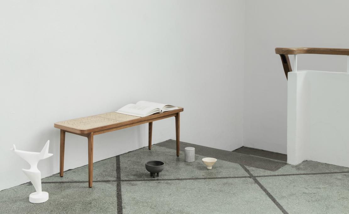 Банкетка от фабрики Norr11 модель Le Roi Bench 