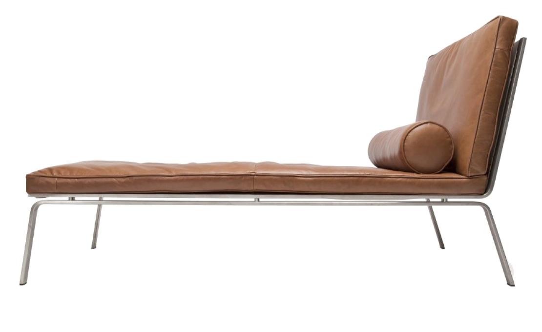 Шезлонг от фабрики Norr11 модель Man Chaise Lounge