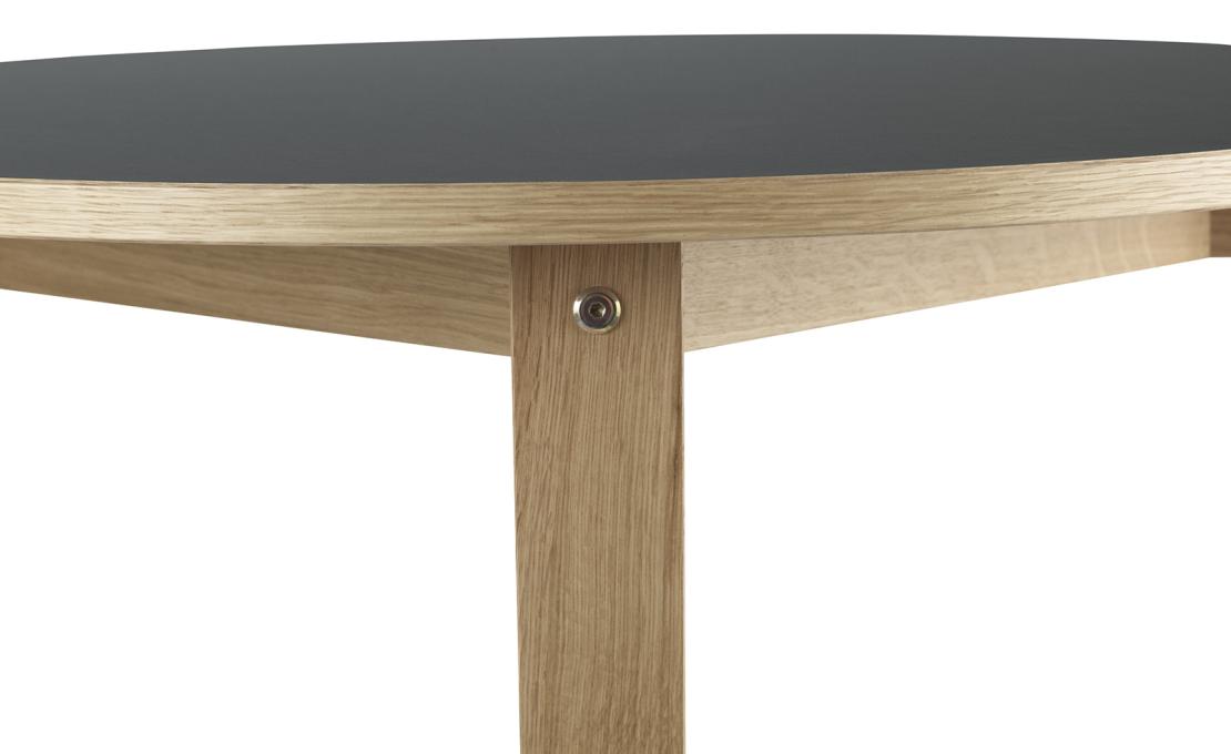 Стол от фабрики Normann Copenhagen модель 6030 Slice Linoleum Table