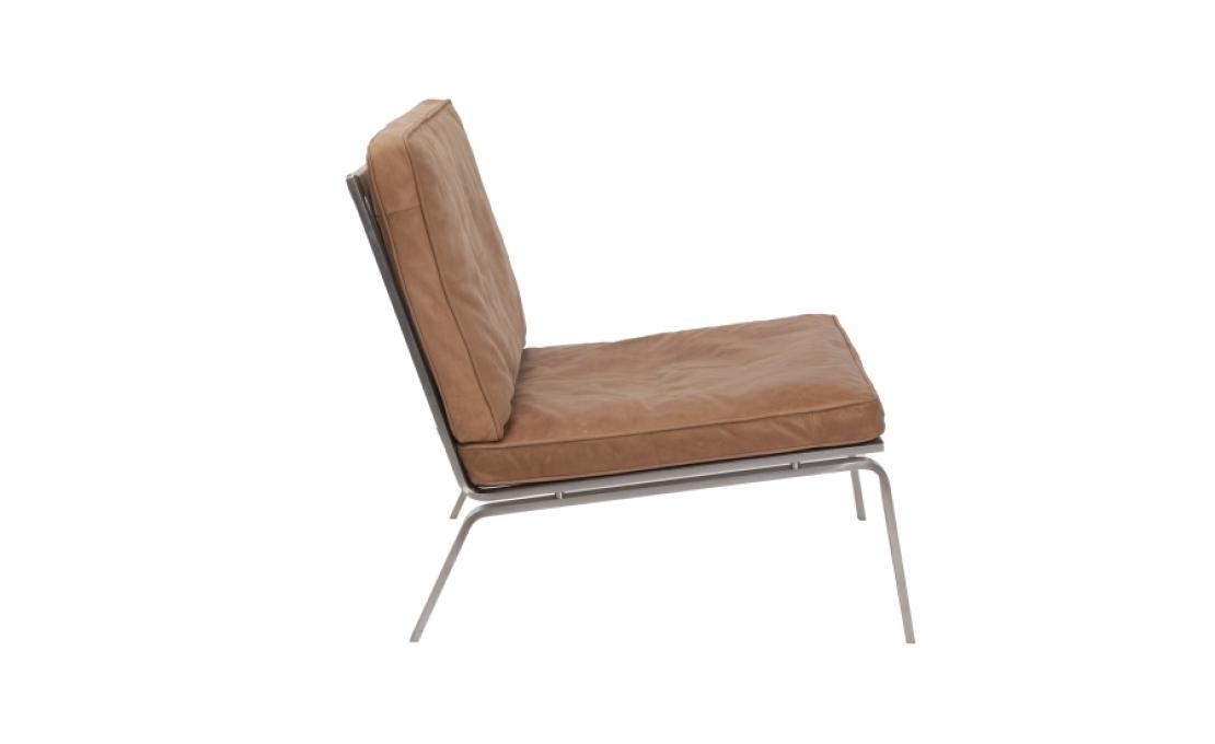 Кресло от фабрики Norr11 модель Man Lounge Arm