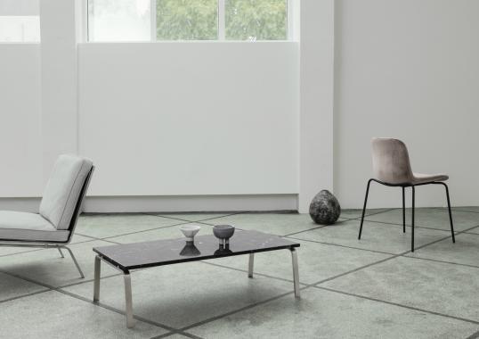 Кресло от фабрики Norr11 модель Man Lounge Arm