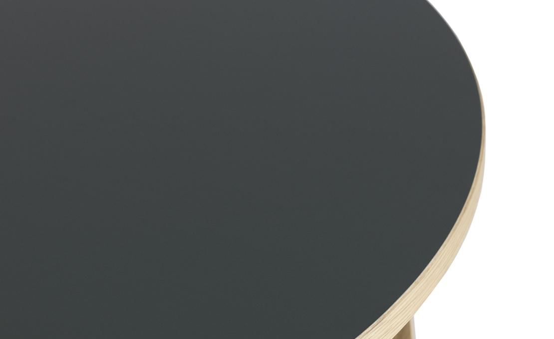 Стол от фабрики Normann Copenhagen модель 6030 Slice Linoleum Table