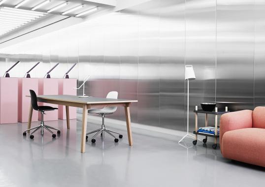 Стол от фабрики Normann Copenhagen модель 6030 Slice Linoleum Table