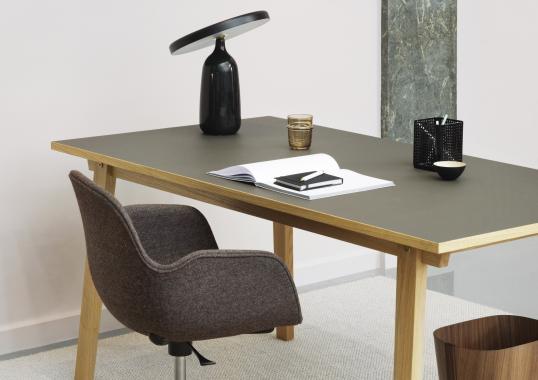 Стол от фабрики Normann Copenhagen модель 6030 Slice Linoleum Table