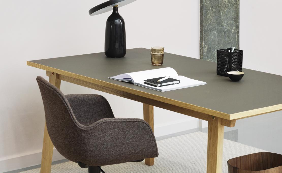 Стол от фабрики Normann Copenhagen модель 6030 Slice Linoleum Table