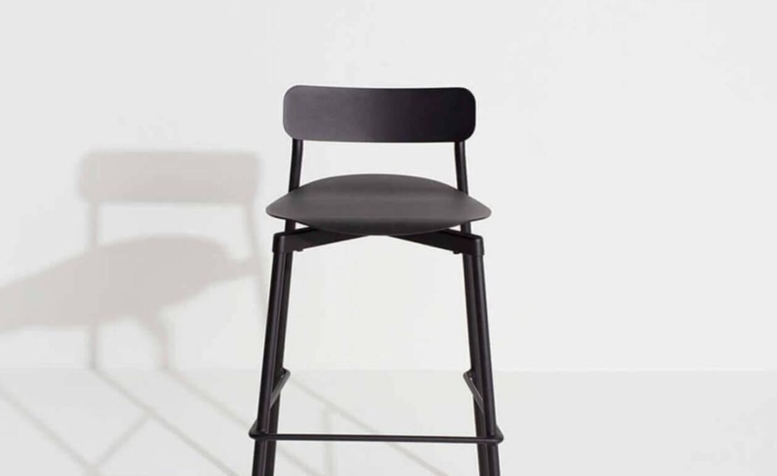 Уличный барный стул от фабрики Petite Friture модель Fromme Bar 