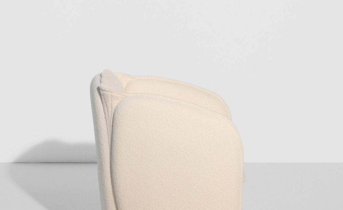 Кресло от фабрики Petite Friture модель M088020