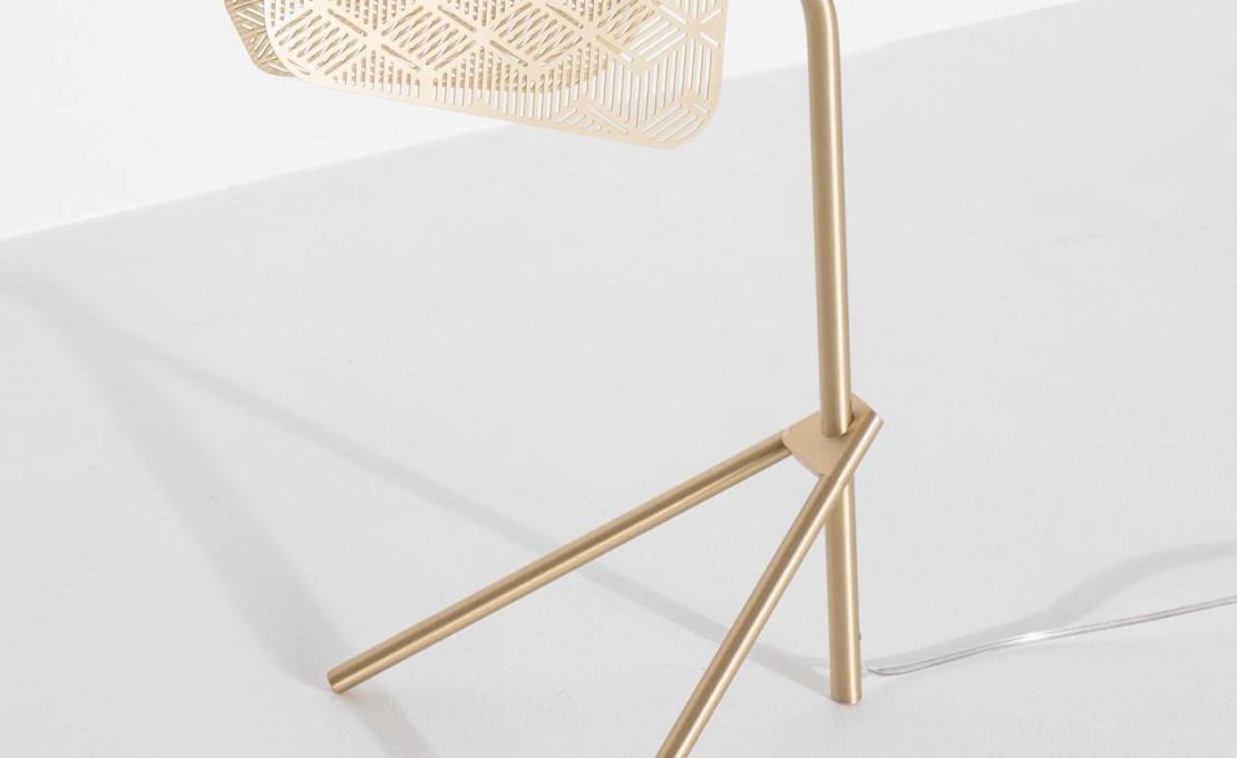 Настольная лампа от фабрики Petite Friture модель L0571001