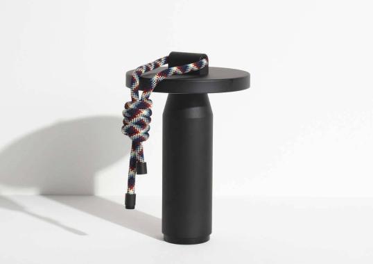 Настольная лампа от фабрики Petite Friture модель L0860