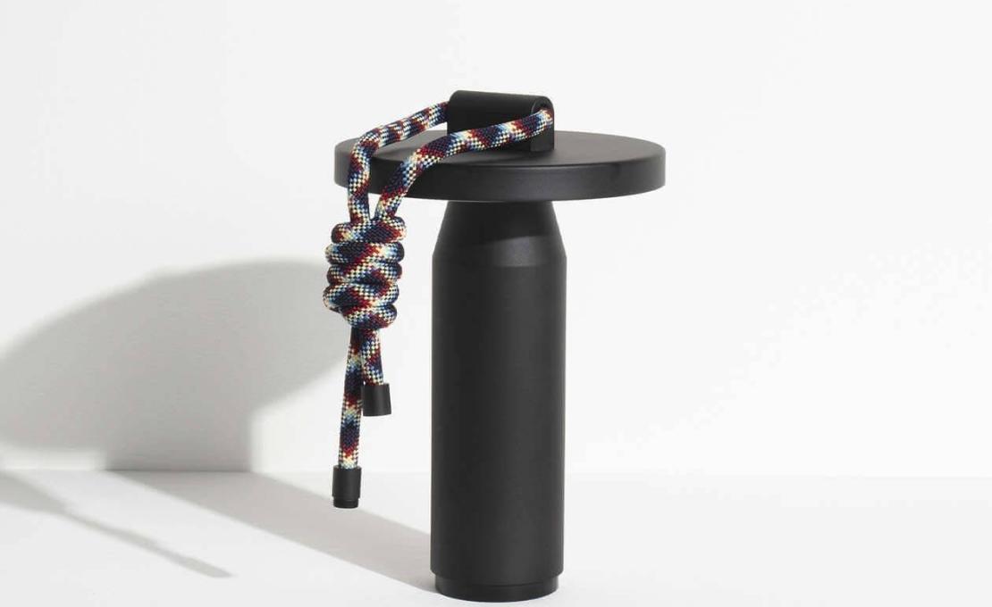 Настольная лампа от фабрики Petite Friture модель L0860