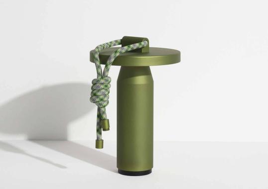 Настольная лампа от фабрики Petite Friture модель L0860