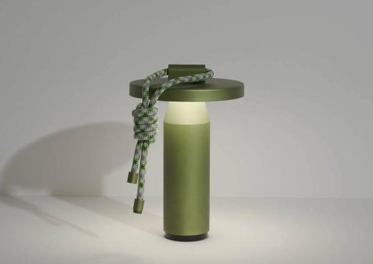 Настольная лампа от фабрики Petite Friture модель L0860