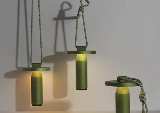 Настольная лампа от фабрики Petite Friture модель L0860