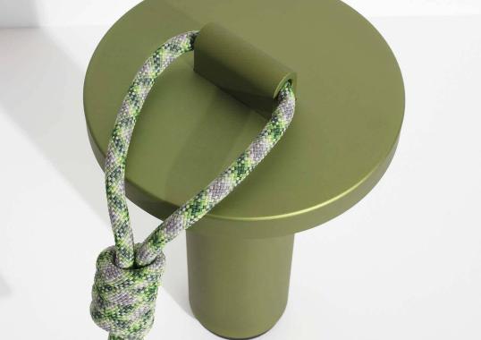 Настольная лампа от фабрики Petite Friture модель L0860