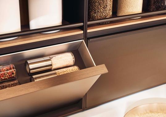 Кухни от фабрики Poliform модель ALEA PRO KITCHEN