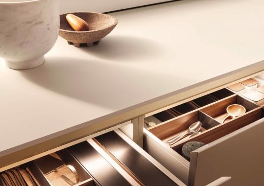 Кухни от фабрики Poliform модель ALEA PRO KITCHEN