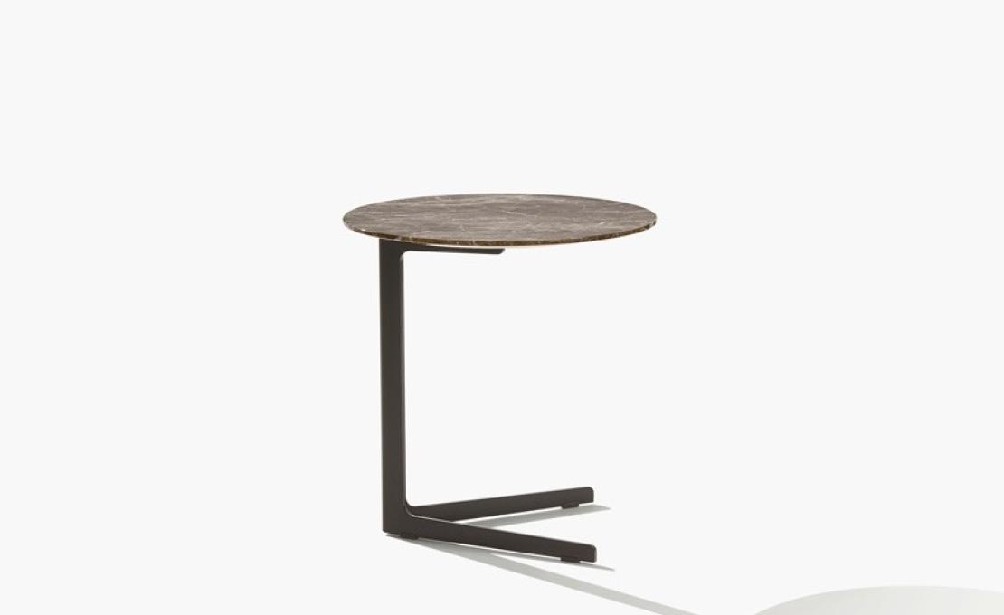 Журнальный столик от фабрики Poliform модель TBZ050