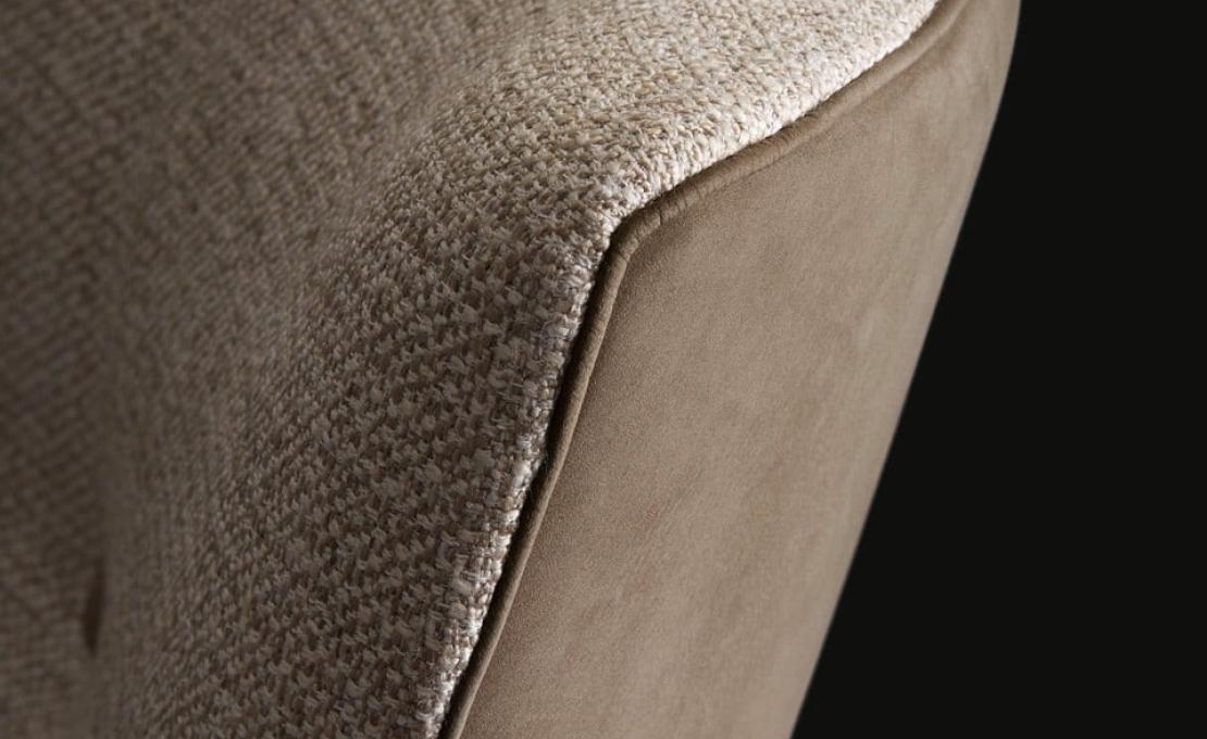 Кресло от фабрики Poliform модель GMRS081