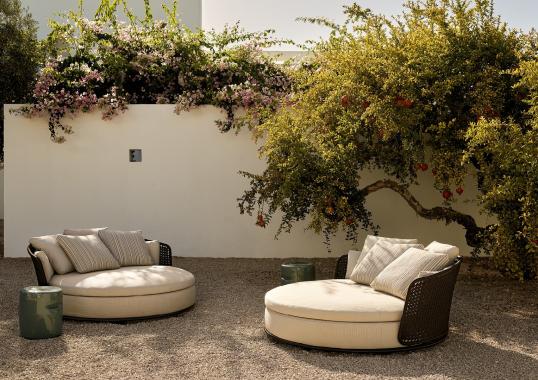 Уличный стол от фабрики Poliform модель AZTA036RZ