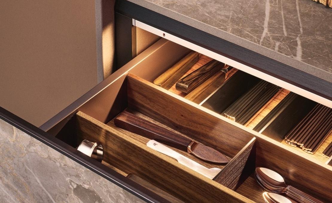 Кухни от фабрики Poliform модель ALEA PRO KITCHEN