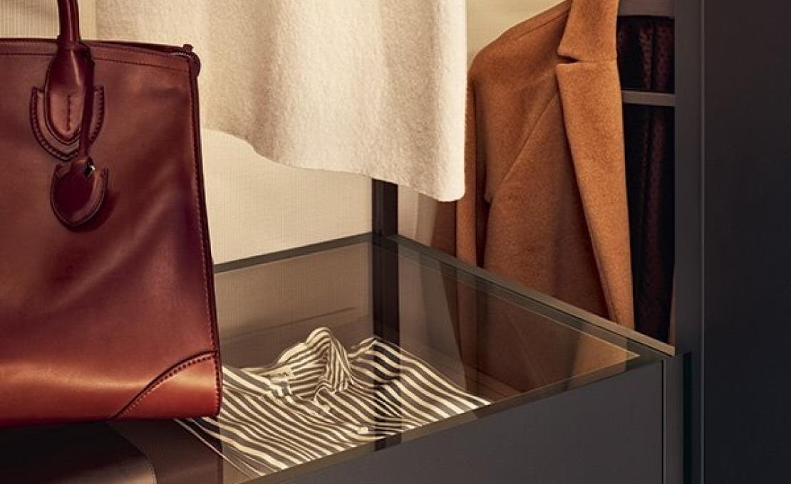 Шкафы от фабрики Poliform модель Cover Wardrobe