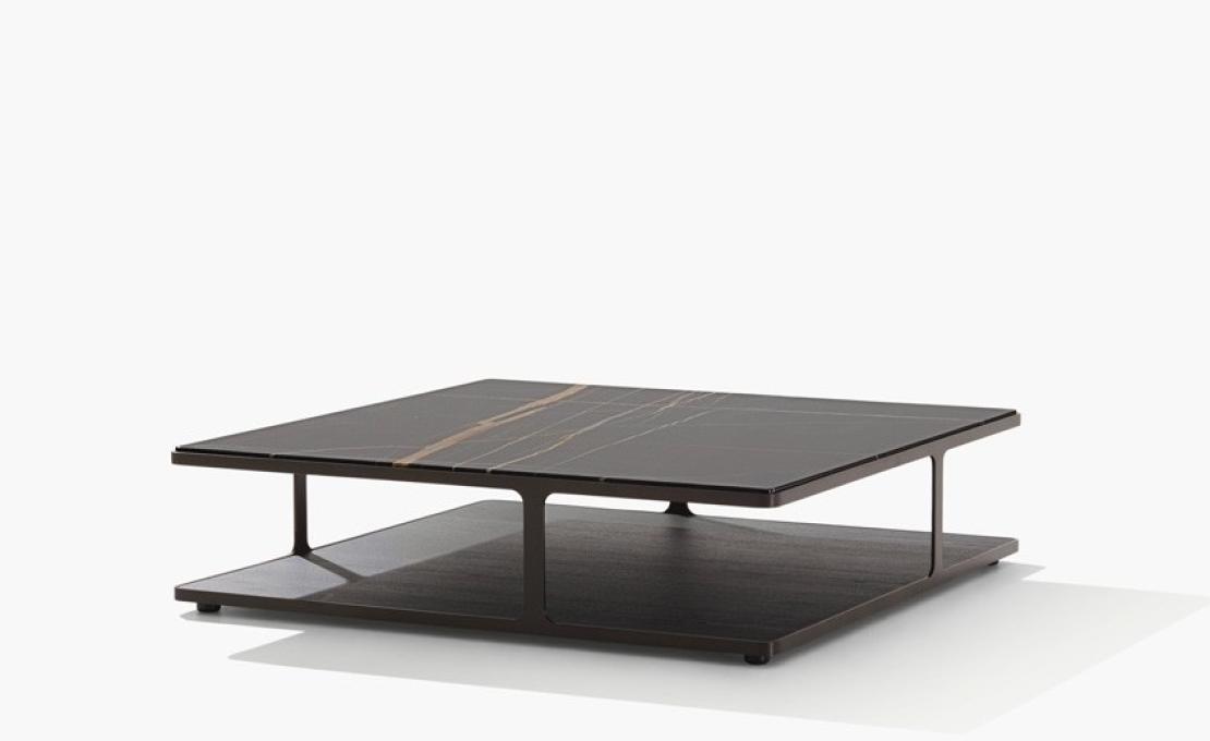 Журнальный столик от фабрики Poliform модель Creek 