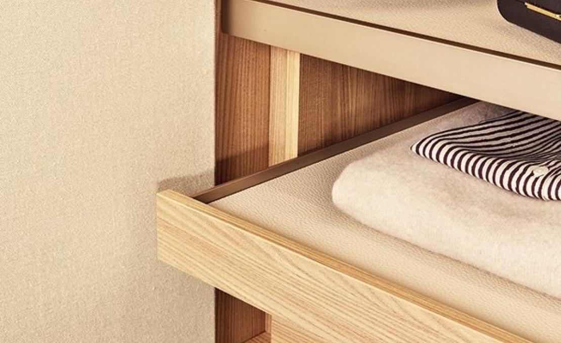 Шкафы от фабрики Poliform модель Cover Wardrobe