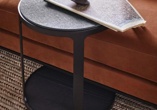 Журнальный столик от фабрики Poliform модель Creek 