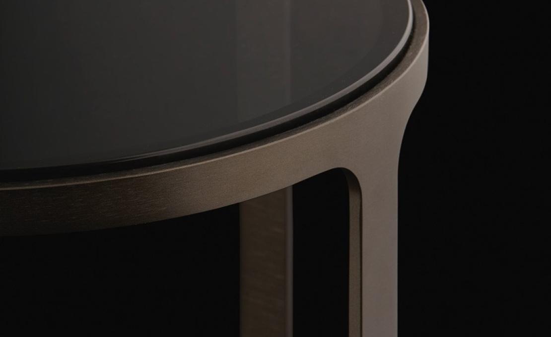 Журнальный столик от фабрики Poliform модель Creek 