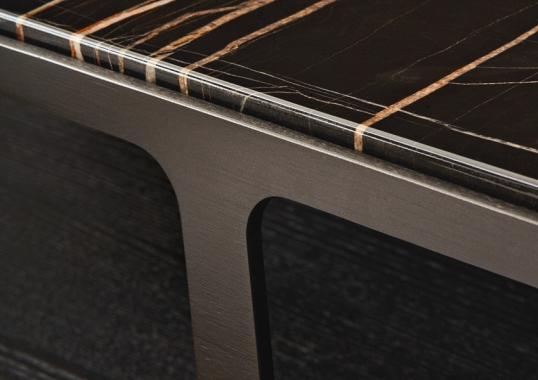 Журнальный столик от фабрики Poliform модель Creek 