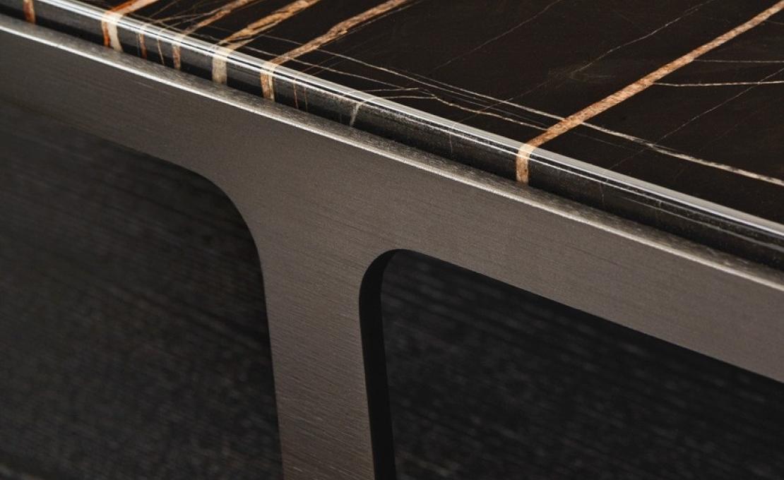 Журнальный столик от фабрики Poliform модель Creek 