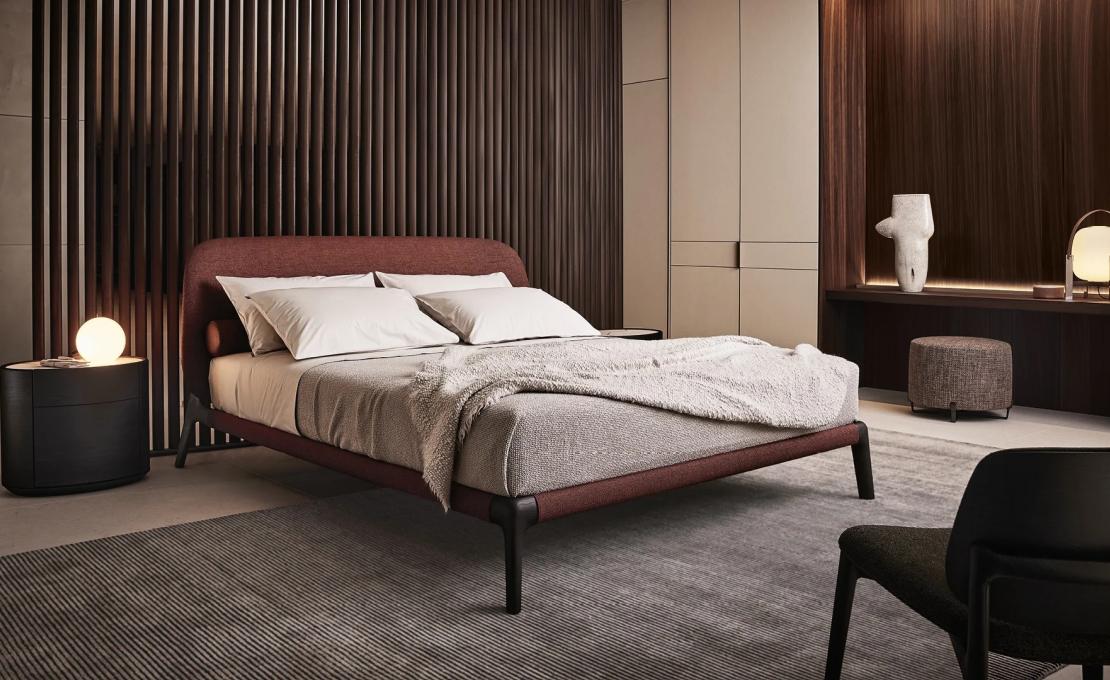 Кровать от фабрики Poliform модель Curve Bed