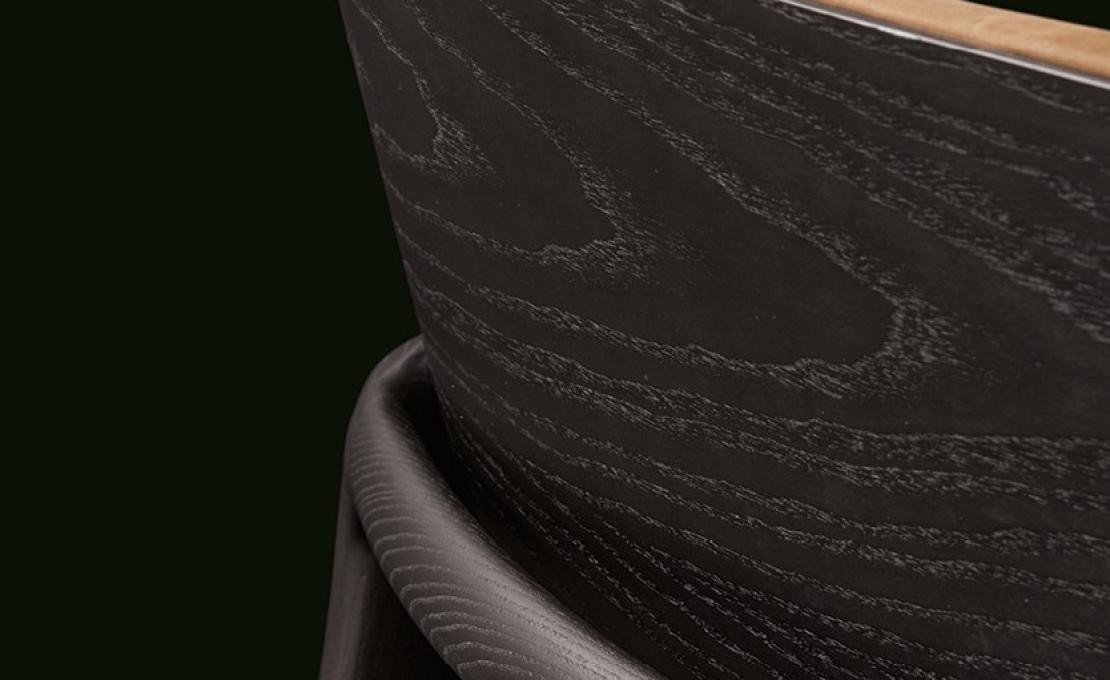 Кресло от фабрики Poliform модель Curve Arm 