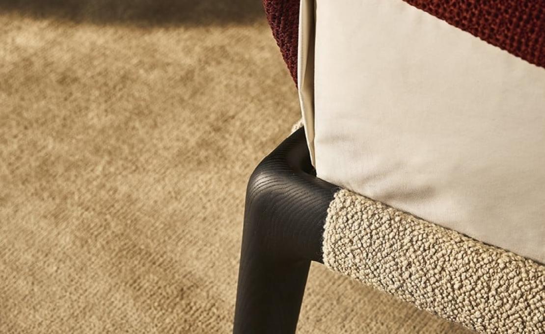 Кровать от фабрики Poliform модель Curve Bed