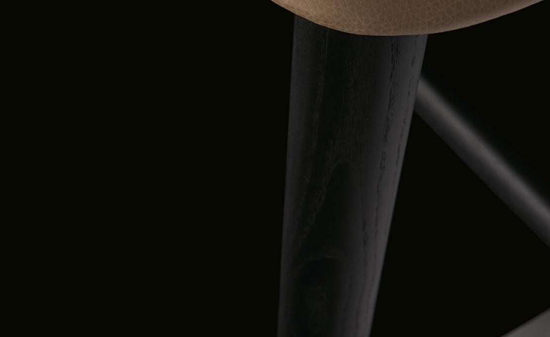 Барный стул от фабрики Poliform модель CURVE 