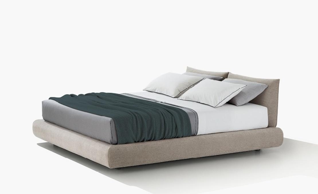 Кровать от фабрики Poliform модель Dream Bed