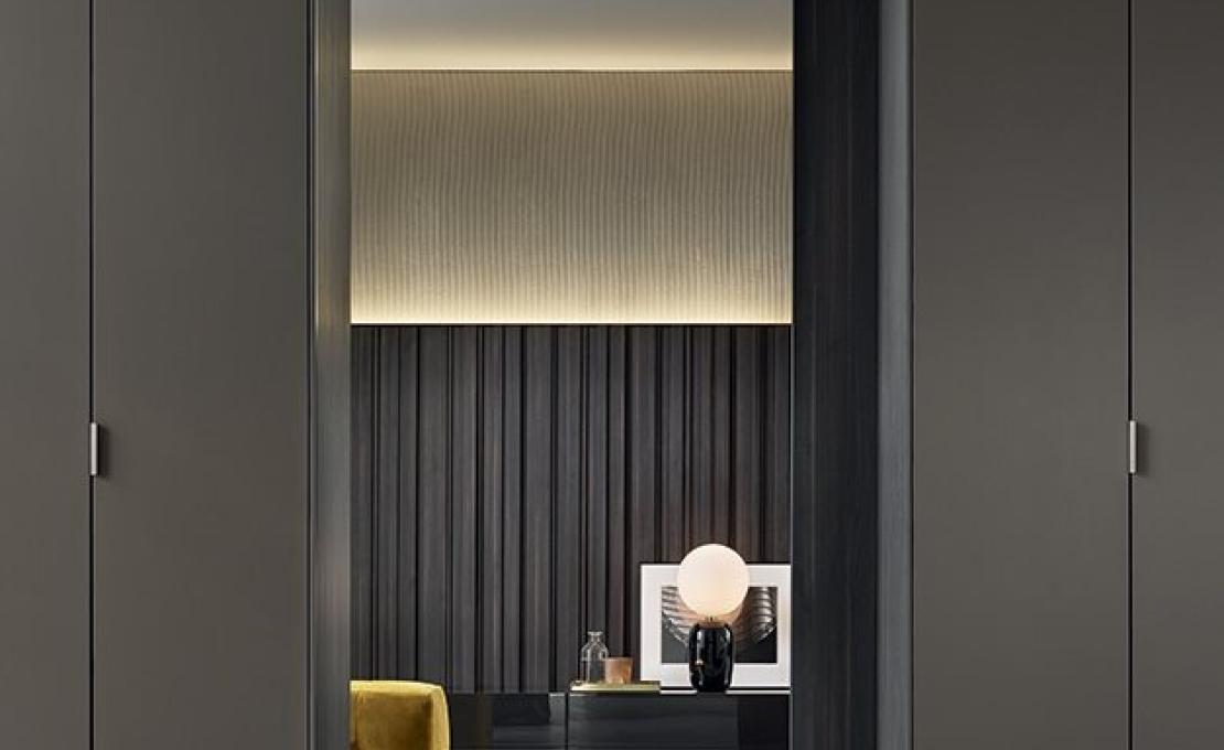 Шкафы от фабрики Poliform модель Fitted Wardrobe