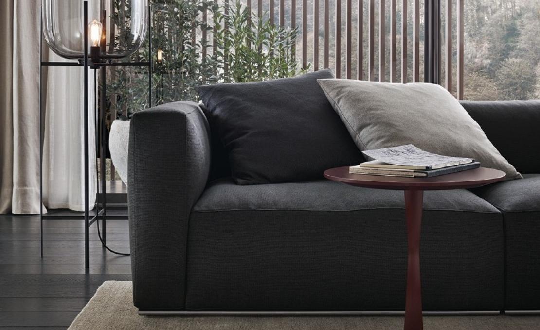 Журнальный столик от фабрики Poliform модель Flute  