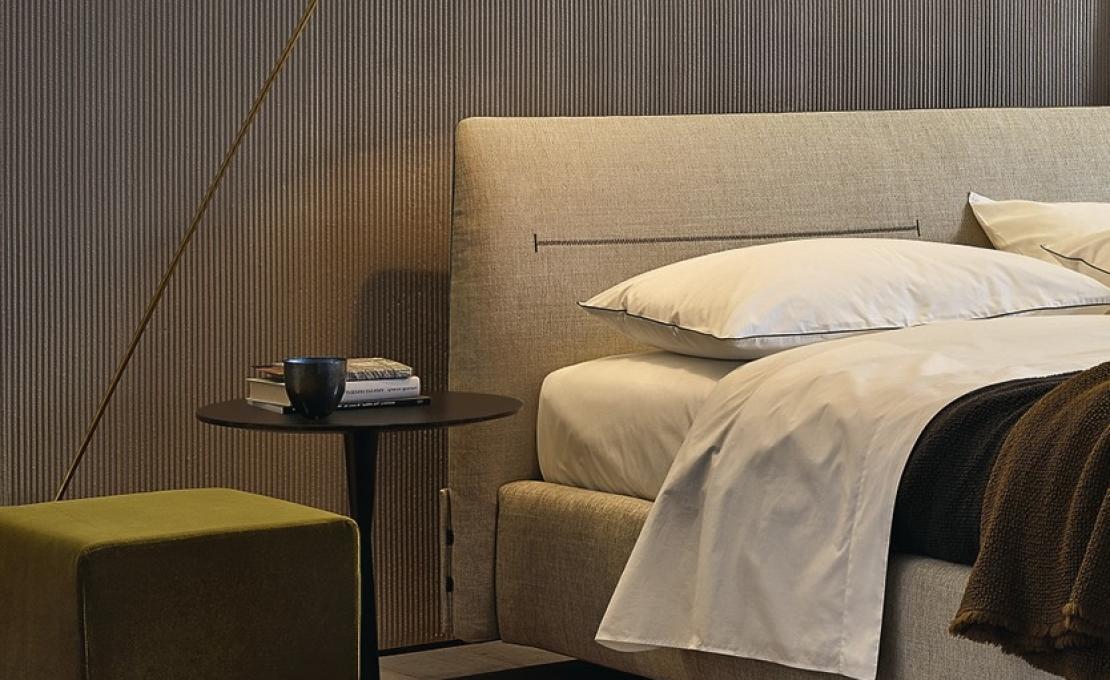 Журнальный столик от фабрики Poliform модель Flute  