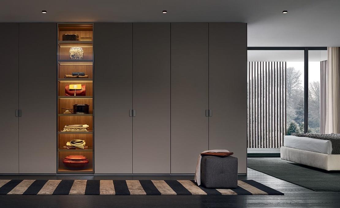 Шкафы от фабрики Poliform модель Fitted Wardrobe